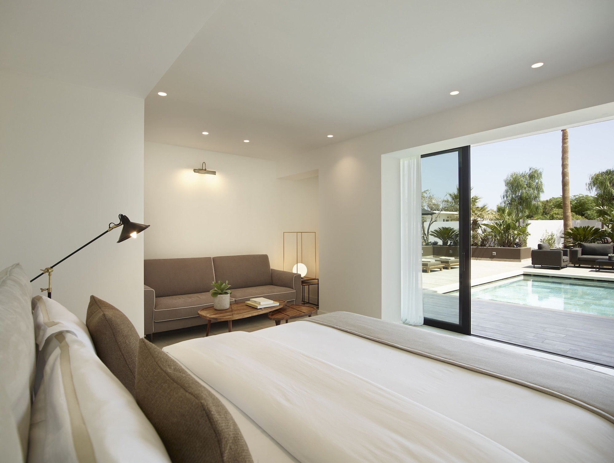 SUPERIOR, SUITE, PRIVATE POOL