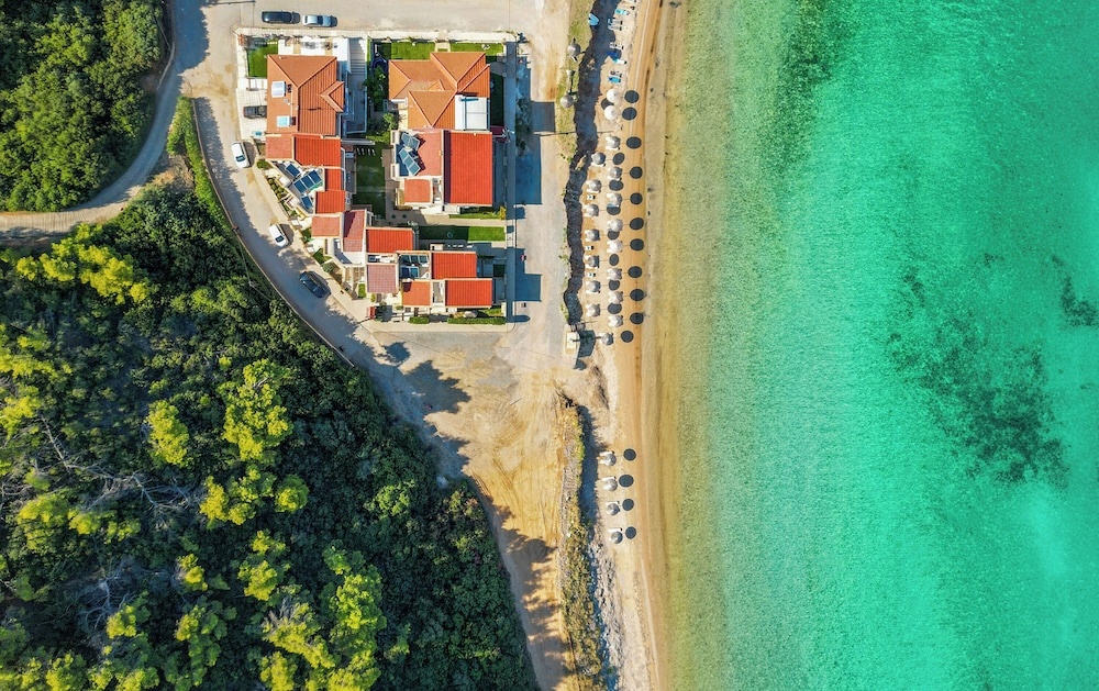 Elpiniki Luxury Apartments 58/66