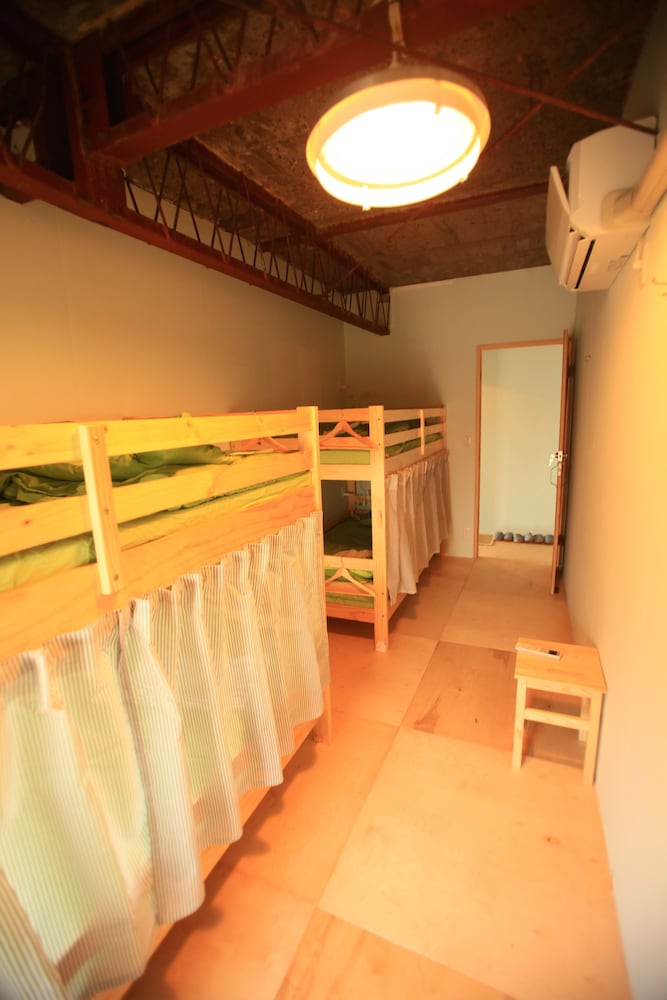 Kamp Houkan Cho Backpacker S Inn Lounge 19/36