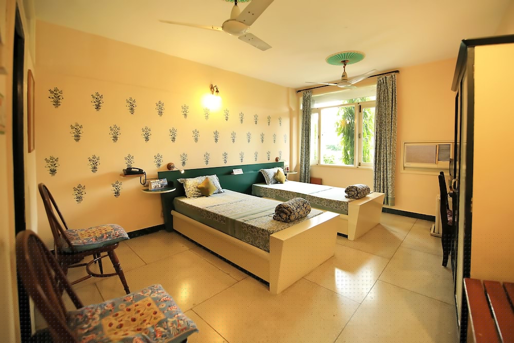 Jaipur Inn 17/62