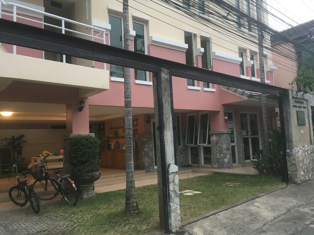 Triple Palms House 6/50