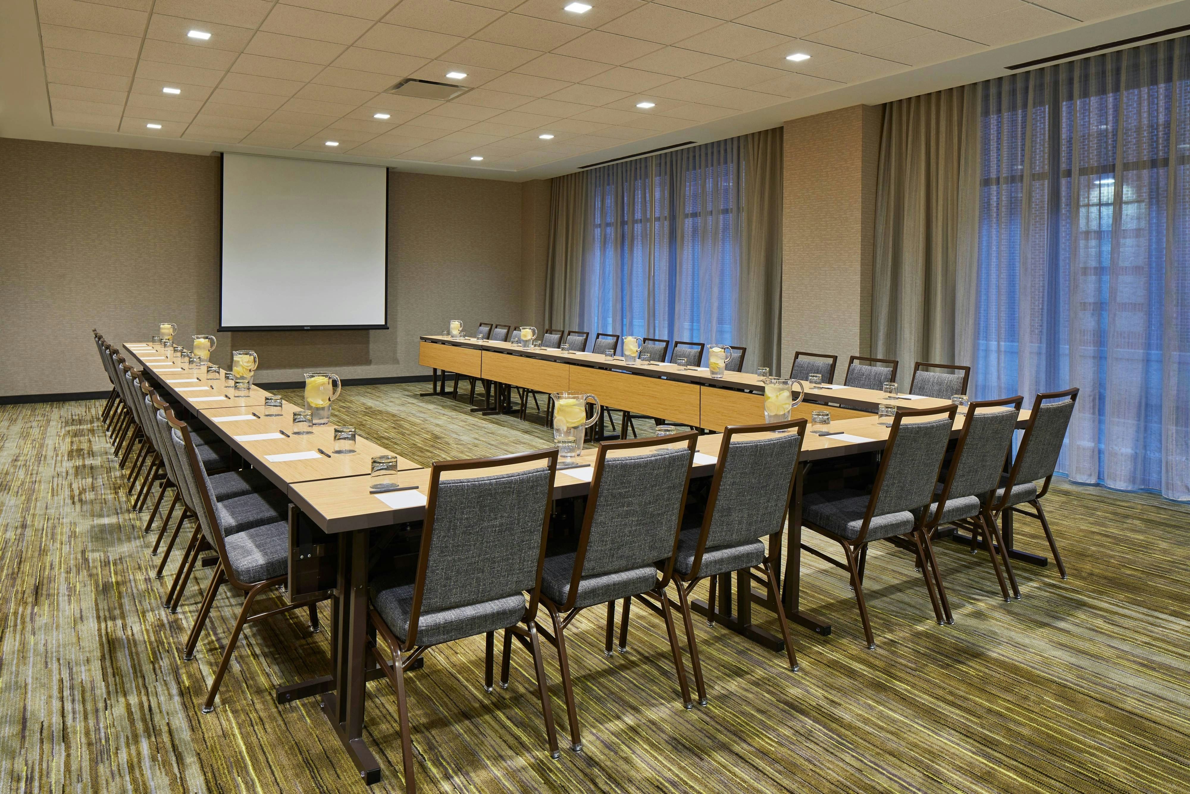 Courtyard by Marriott Baltimore Downtown/McHenry Row 45/55