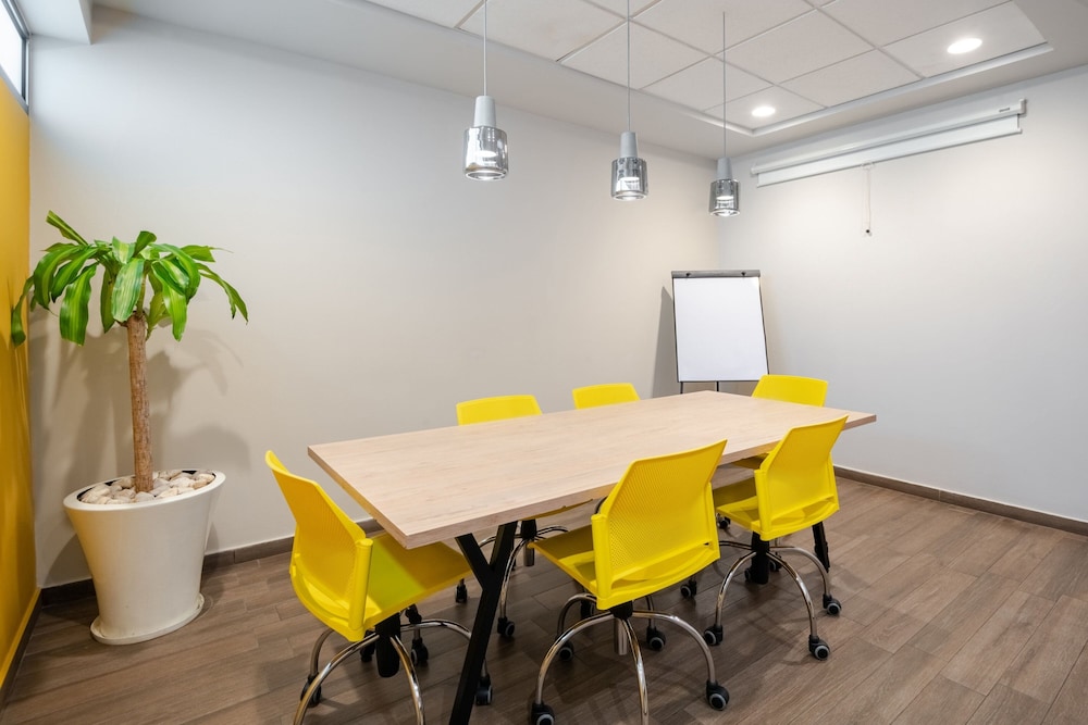 City Express Suites by Marriott Ciudad de Mexico Anzures 51/61