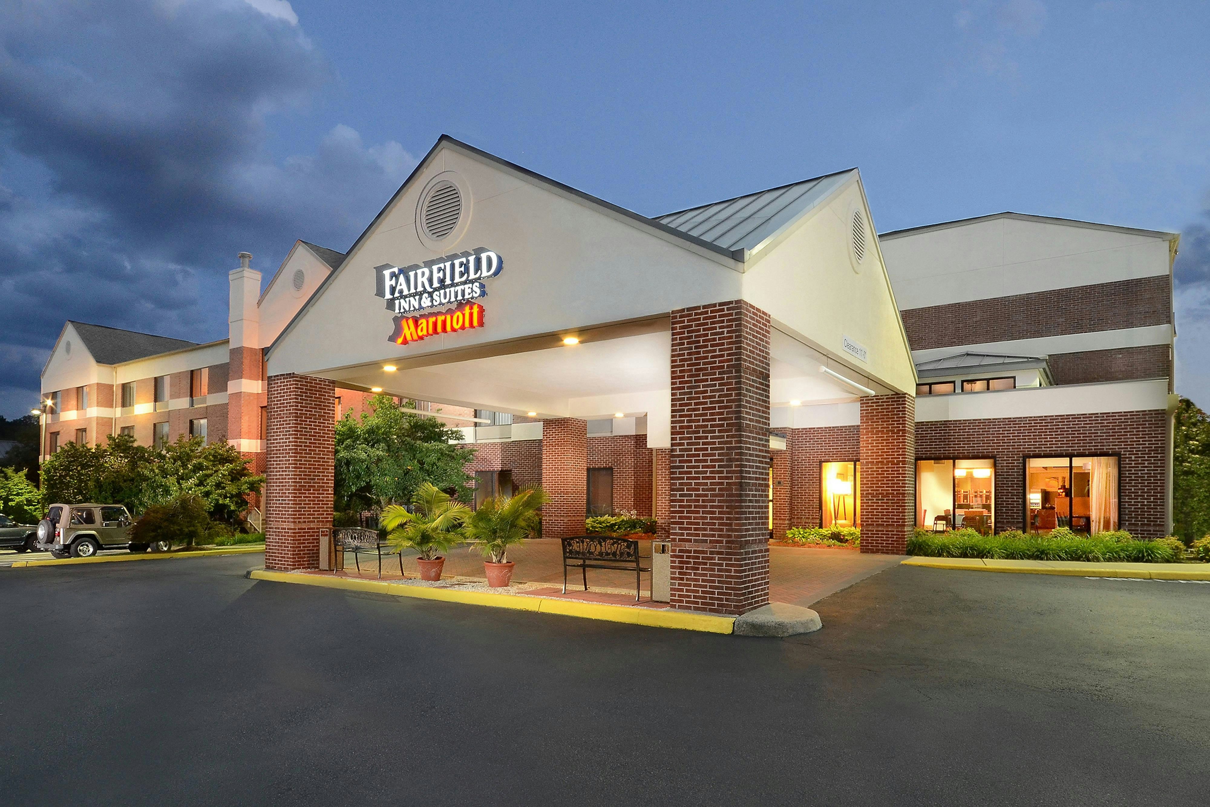 Fairfield Inn Suites By Marriott Charlottesville North 1/12