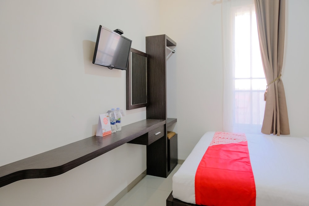 OYO 1665 Aurila Homestay Syariah 19/39
