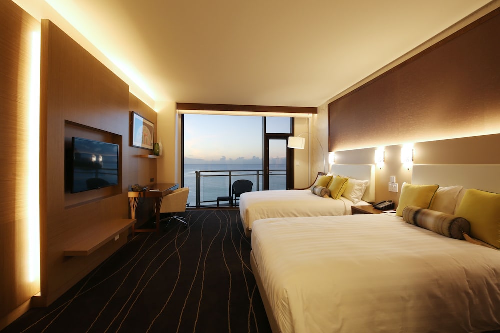 Dusit Thani Guam Resort 12/50