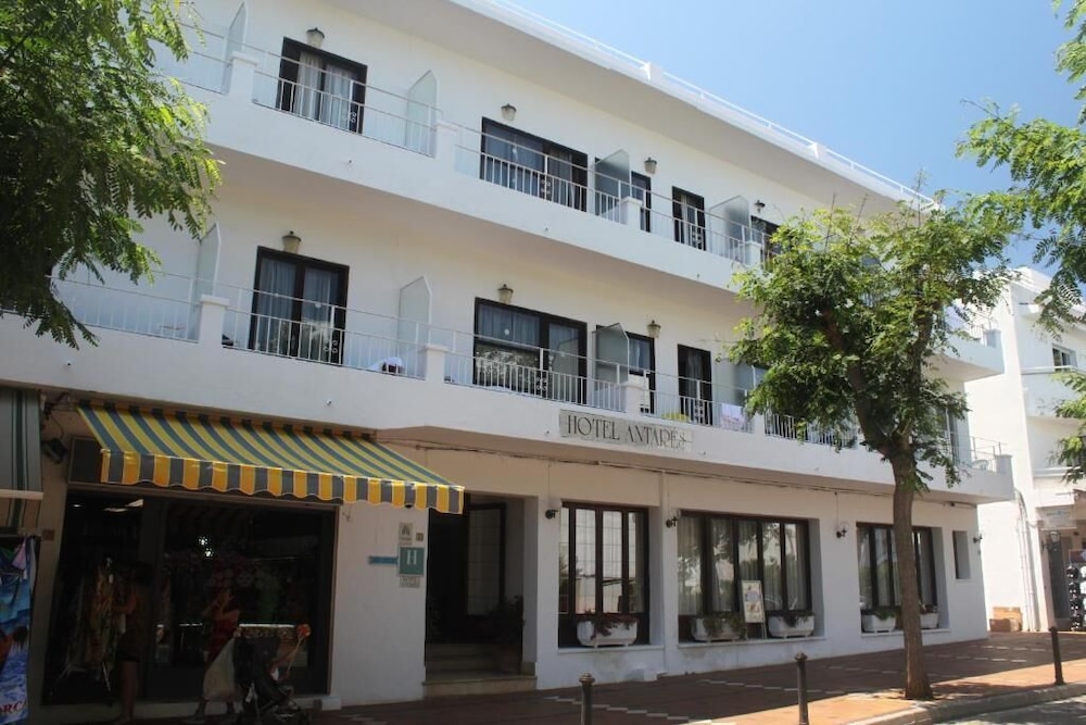 Antares Hotel 3/51