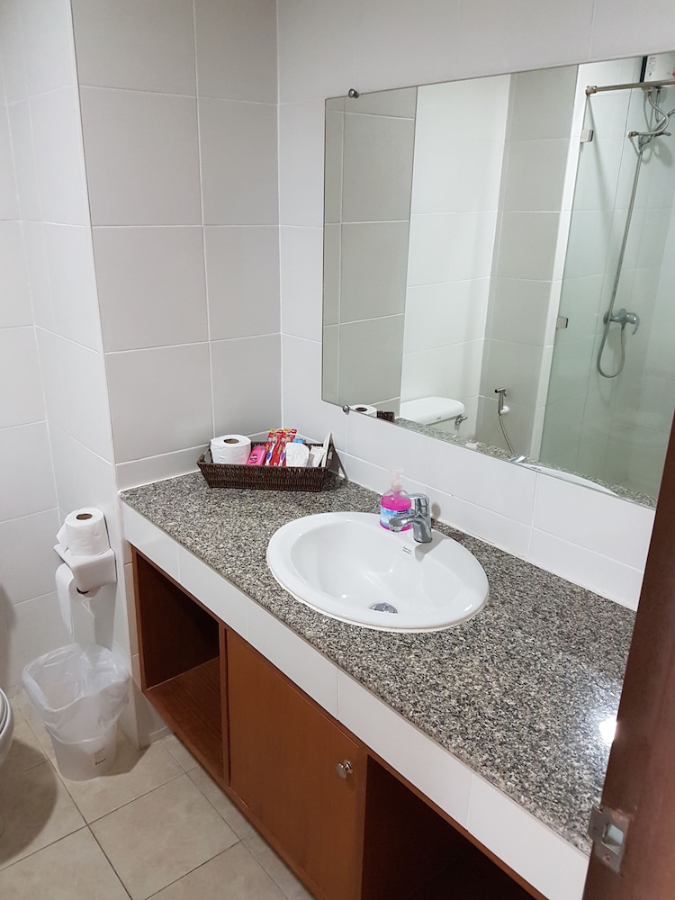Vtsix Condo Rentals at View Talay 6 Pattaya 52/71