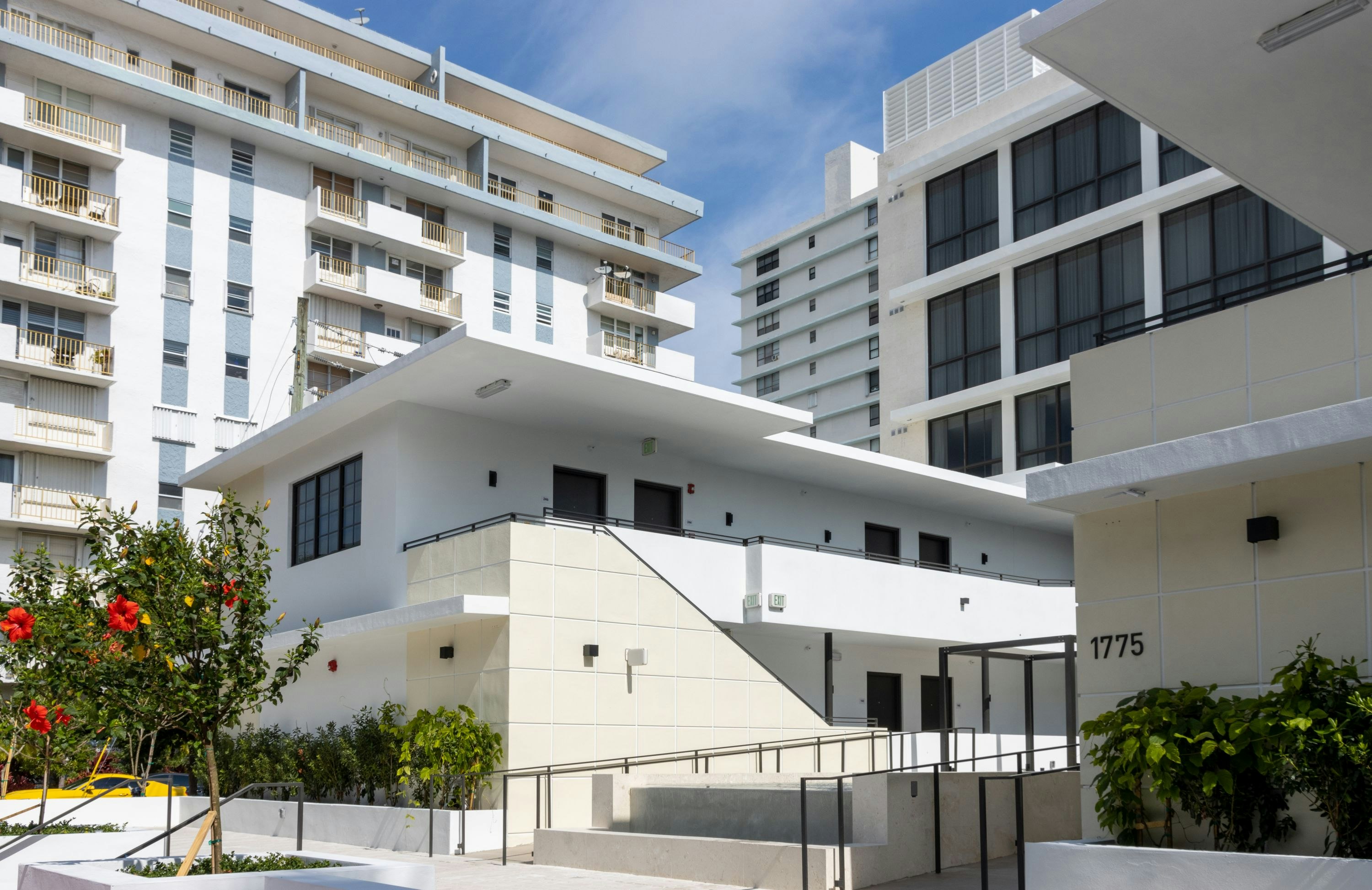 Uma House by Yurbban South Beach Miami 3/39
