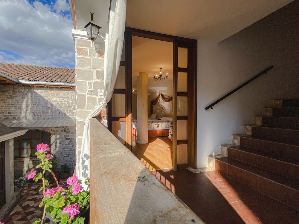 Villa de Tacvnga Hotel 12/50