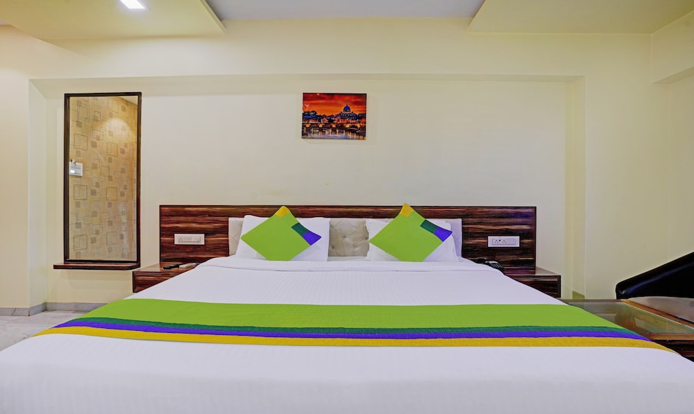 Treebo Trend De Grandeur Hotel and Banquets 15/42