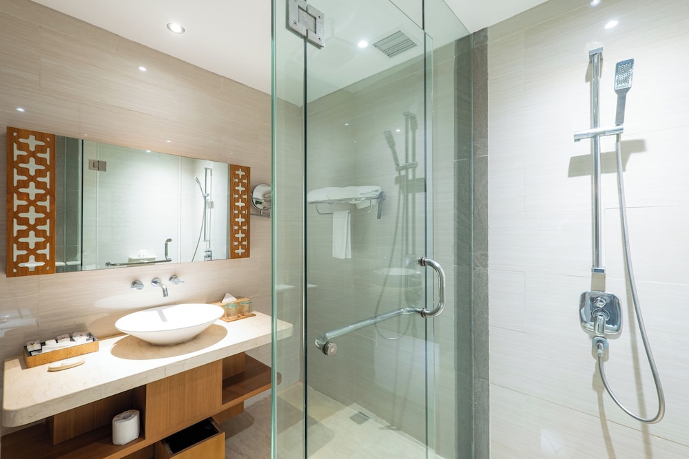 Vouk Hotel And Suites 70/71