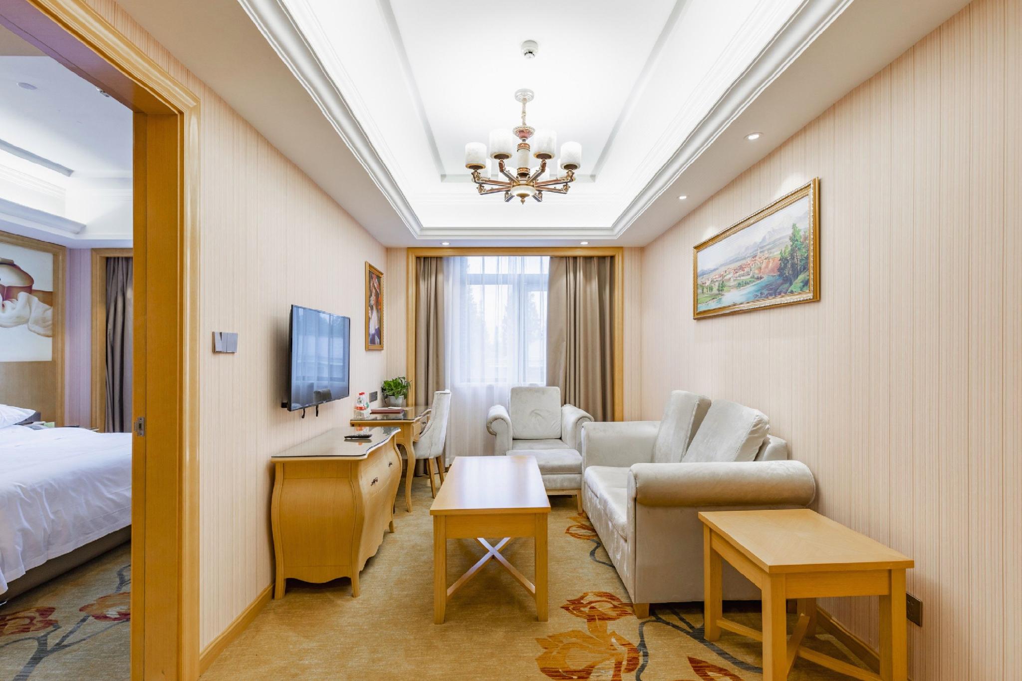 Vienna Hotel (Shanghai Beiqiao Metro Station) 16/29