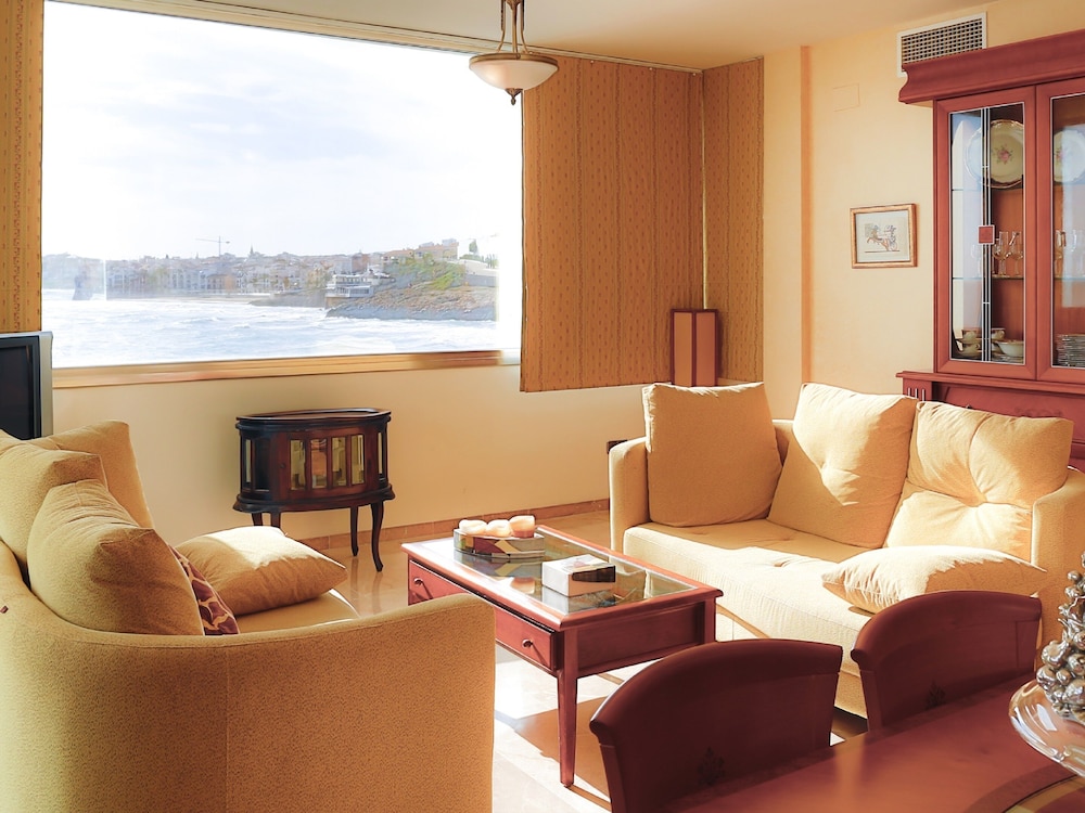 Port Sitges Resort Hotel 30/70