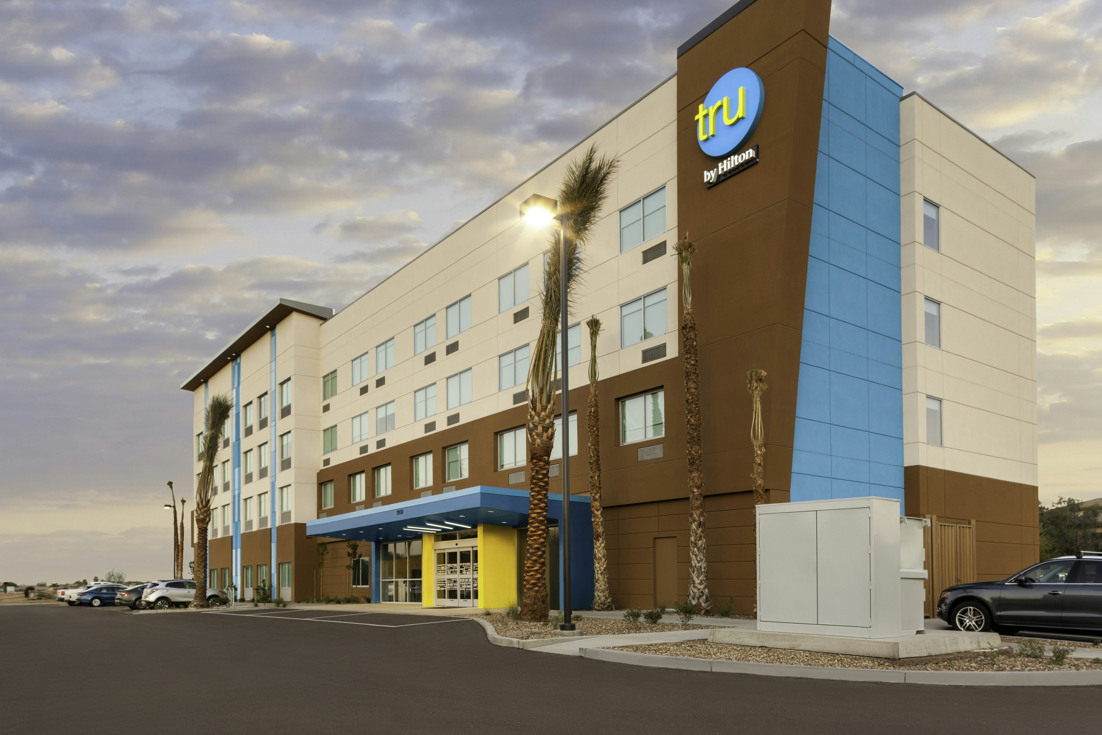 Tru By Hilton Gilbert 7/40