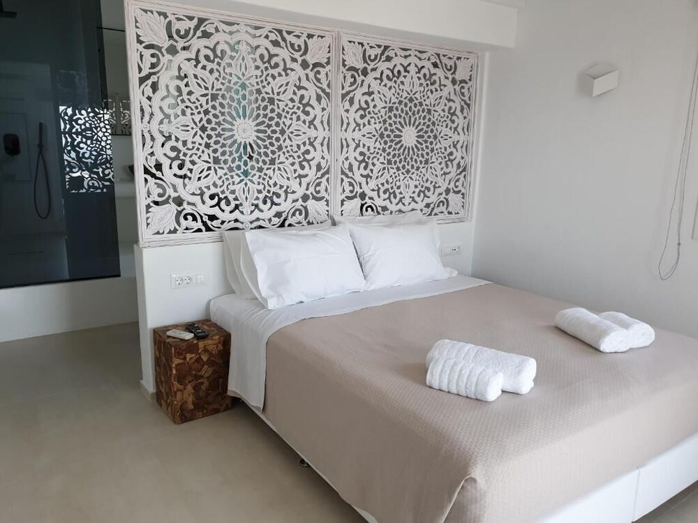 SUPERIOR, DOUBLE BED, SEA VIEW