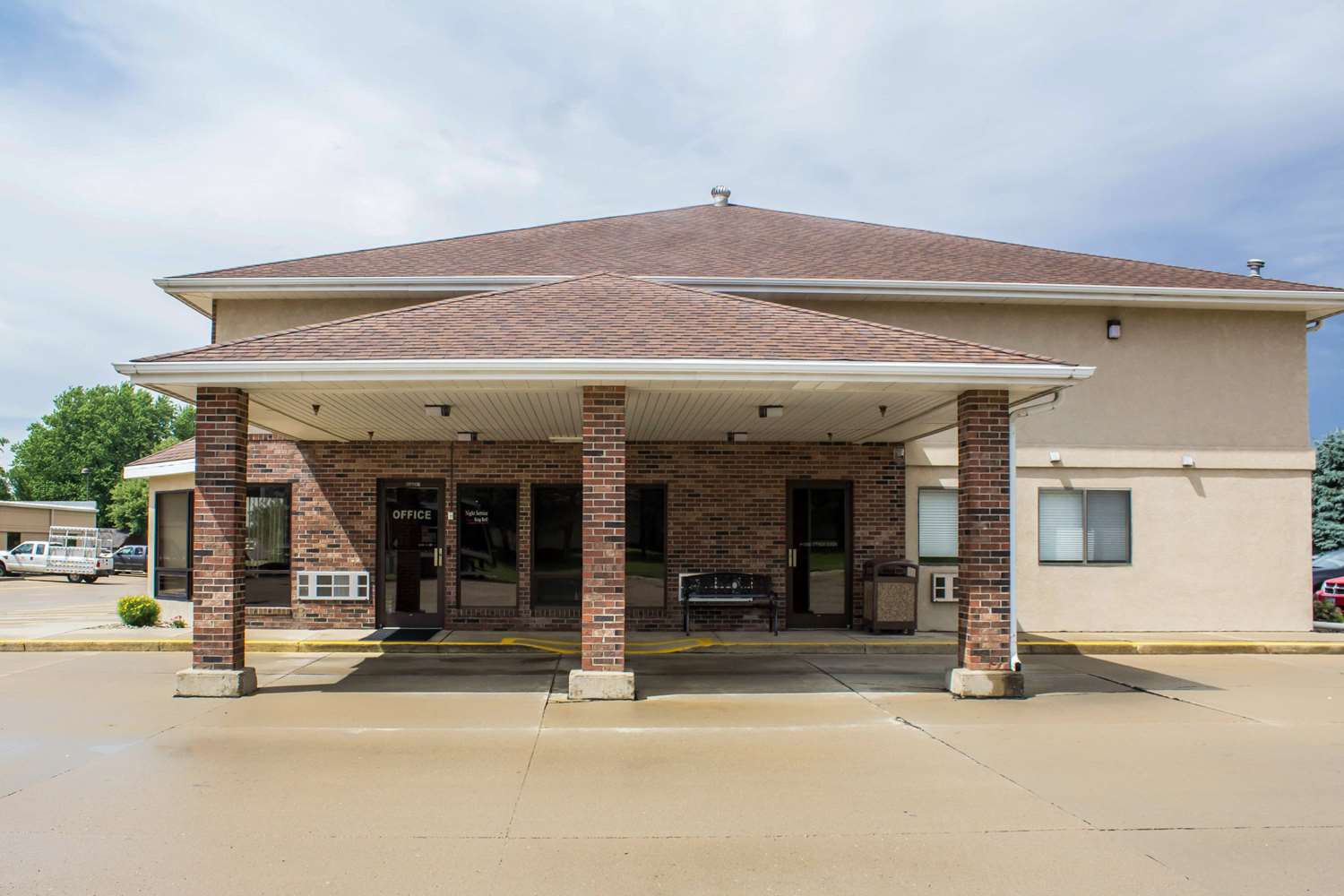 Econo Lodge Sioux Center 1/43