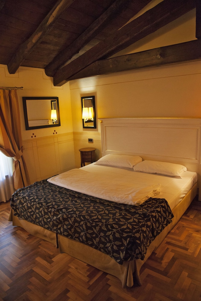 Villa Policreti Hotel 14/50