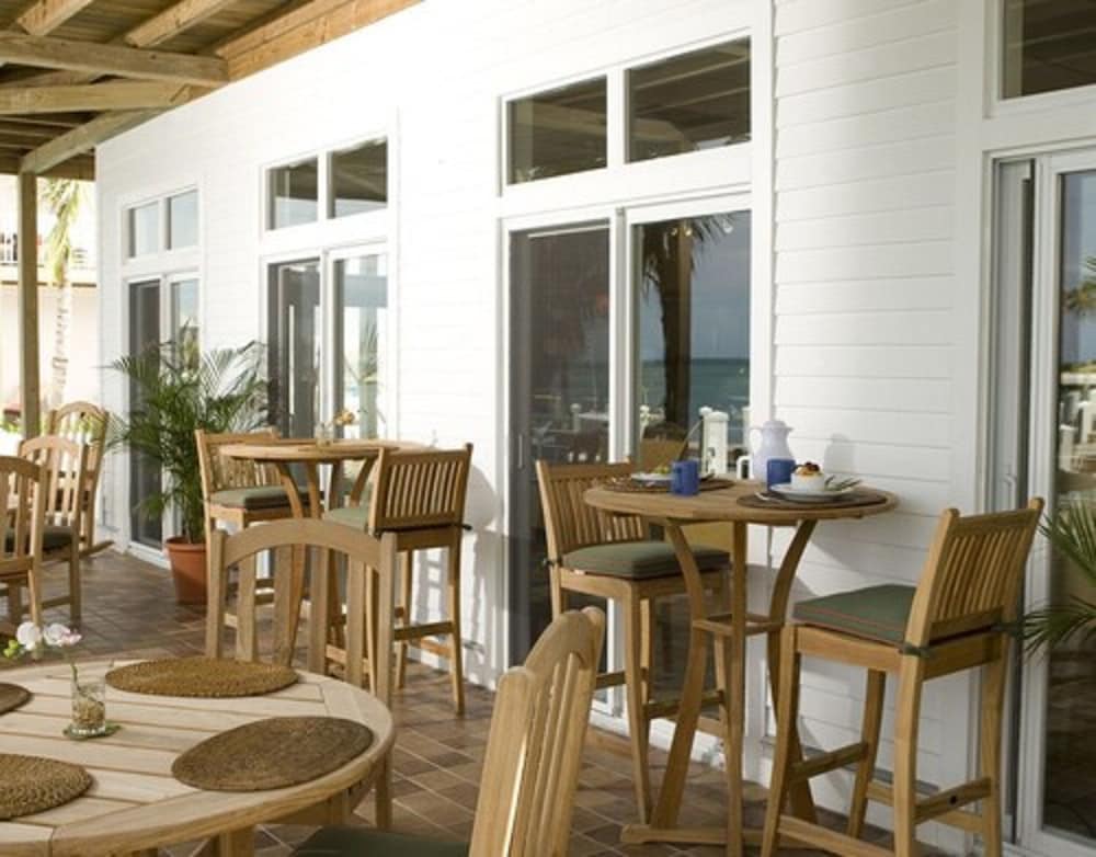 Cape Eleuthera Resort and Marina 20/40