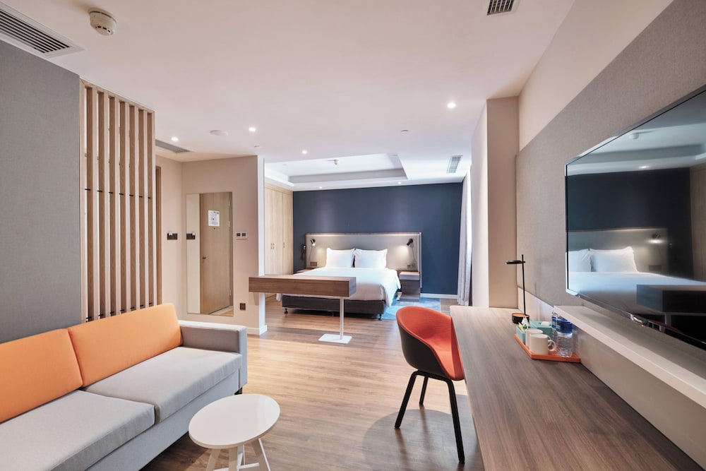 Holiday Inn Express Shanghai Hongqiao North 49/70