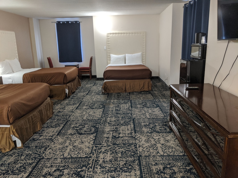 The Universal Inn And Suites 48/67