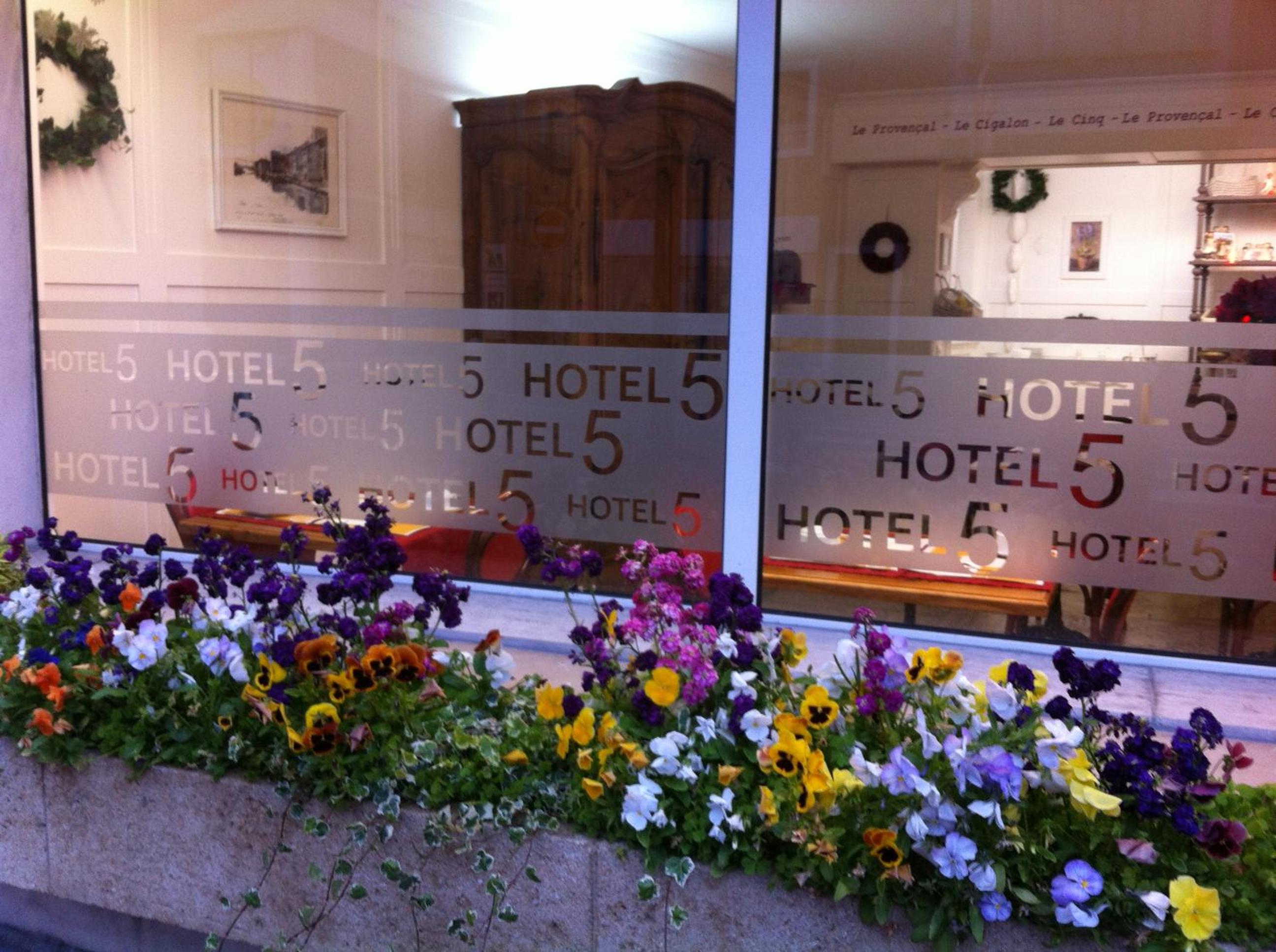P'TIT DEJ-HOTEL MARTIGUES LE 5 2/57