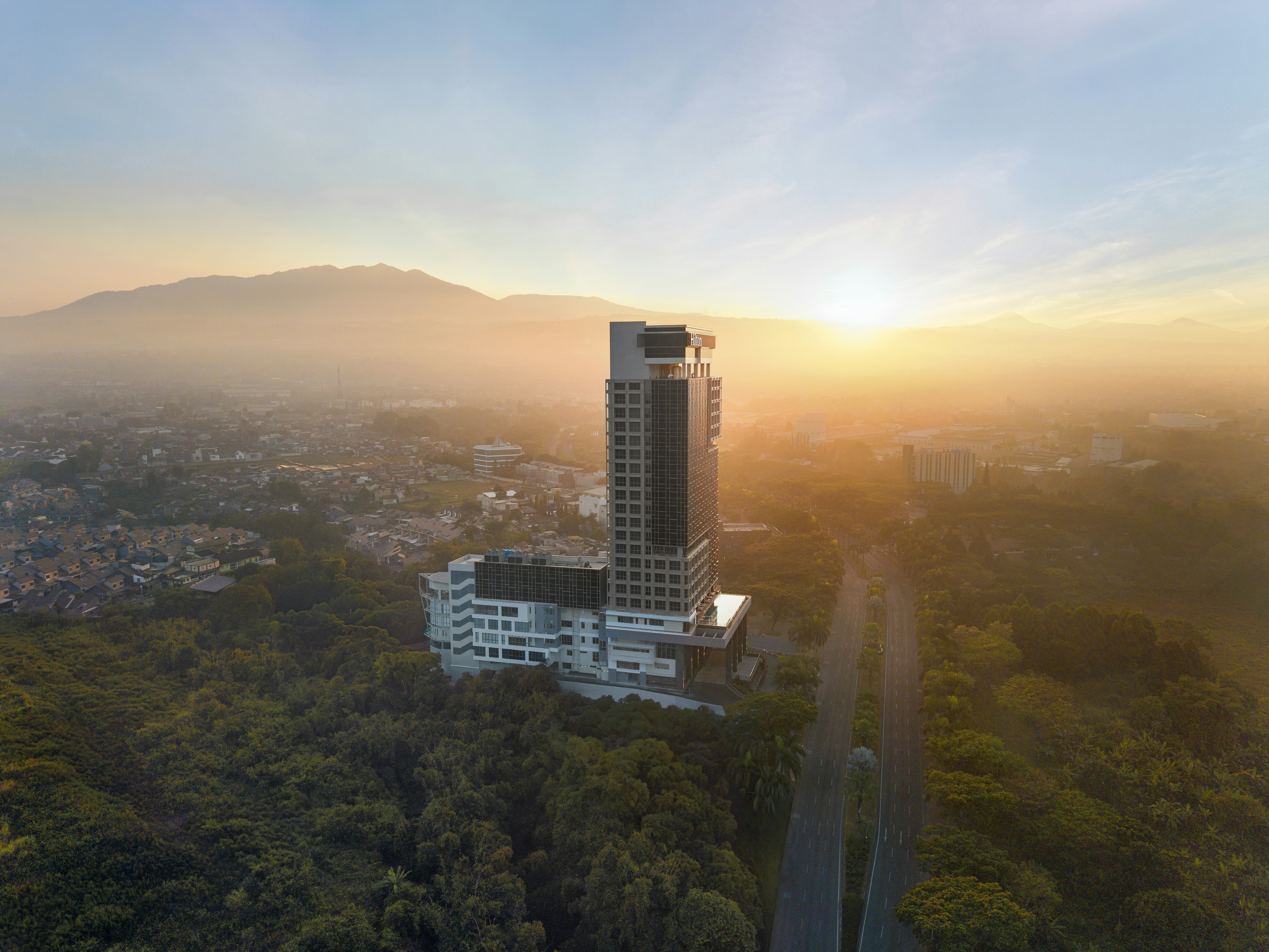 Hilton Padalarang Bandung 48/50