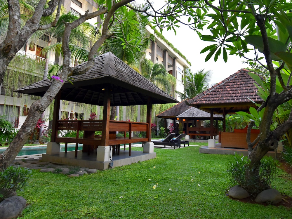 Ganga Hotel Apartments 52/55