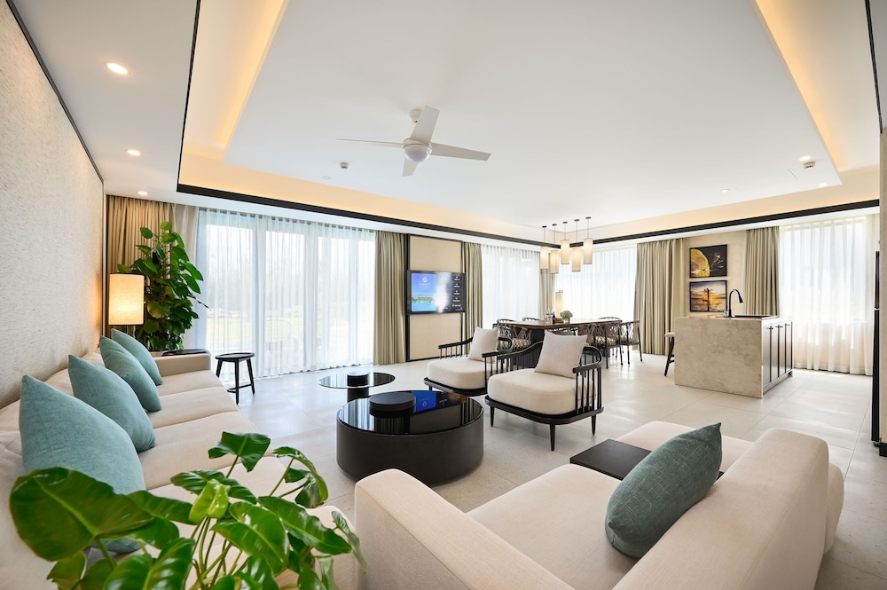 Emerald Ho Tram Resort 28/47