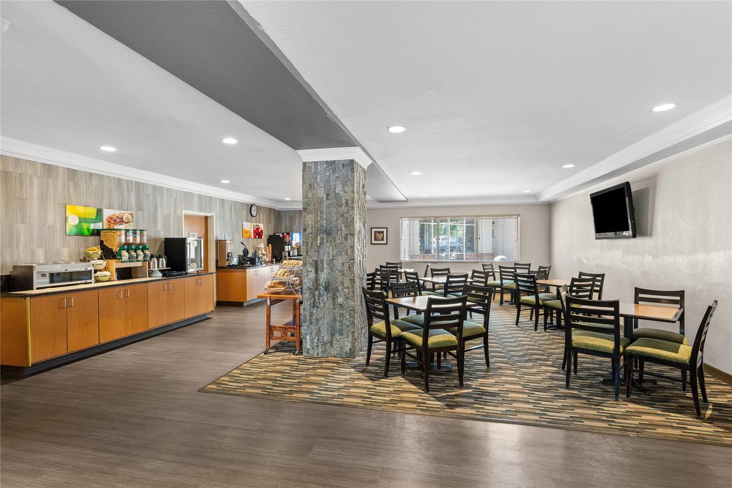 Garner Hotel Denver Airport Area 15/20