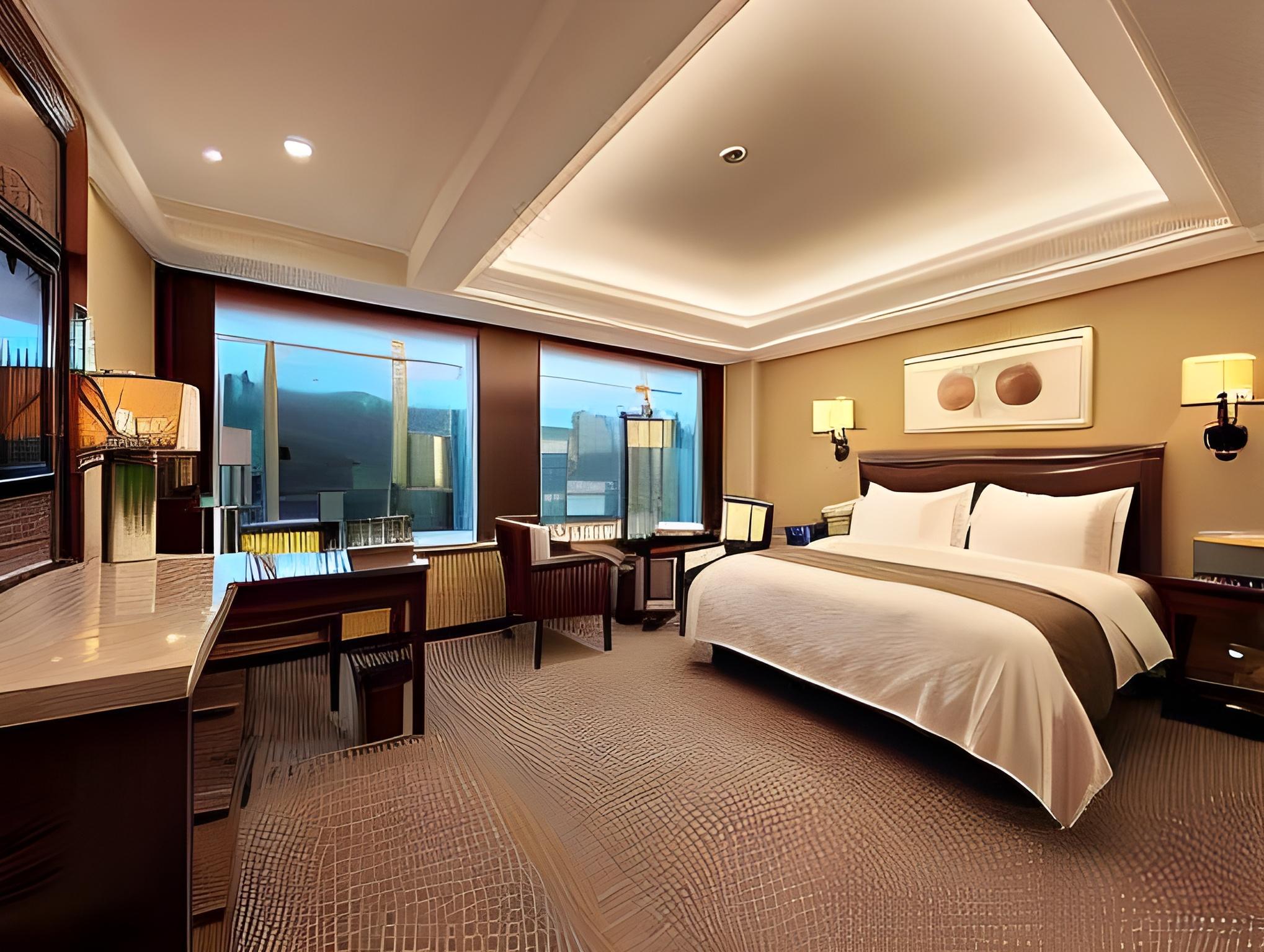 Deluxe, King Bed, Queen Bed, City View