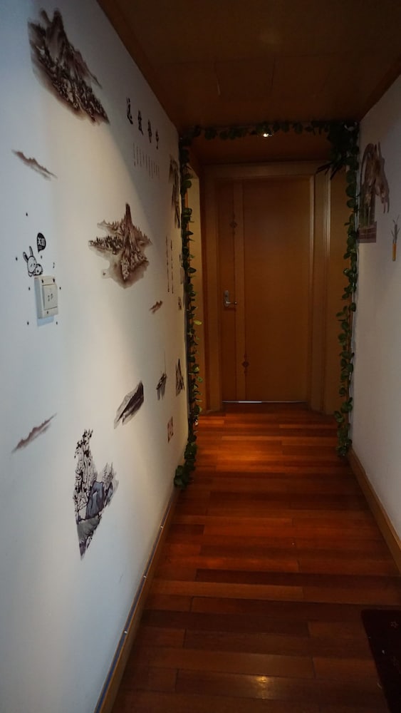 Shanghai Mofang Style Girls' Hostel 5/15