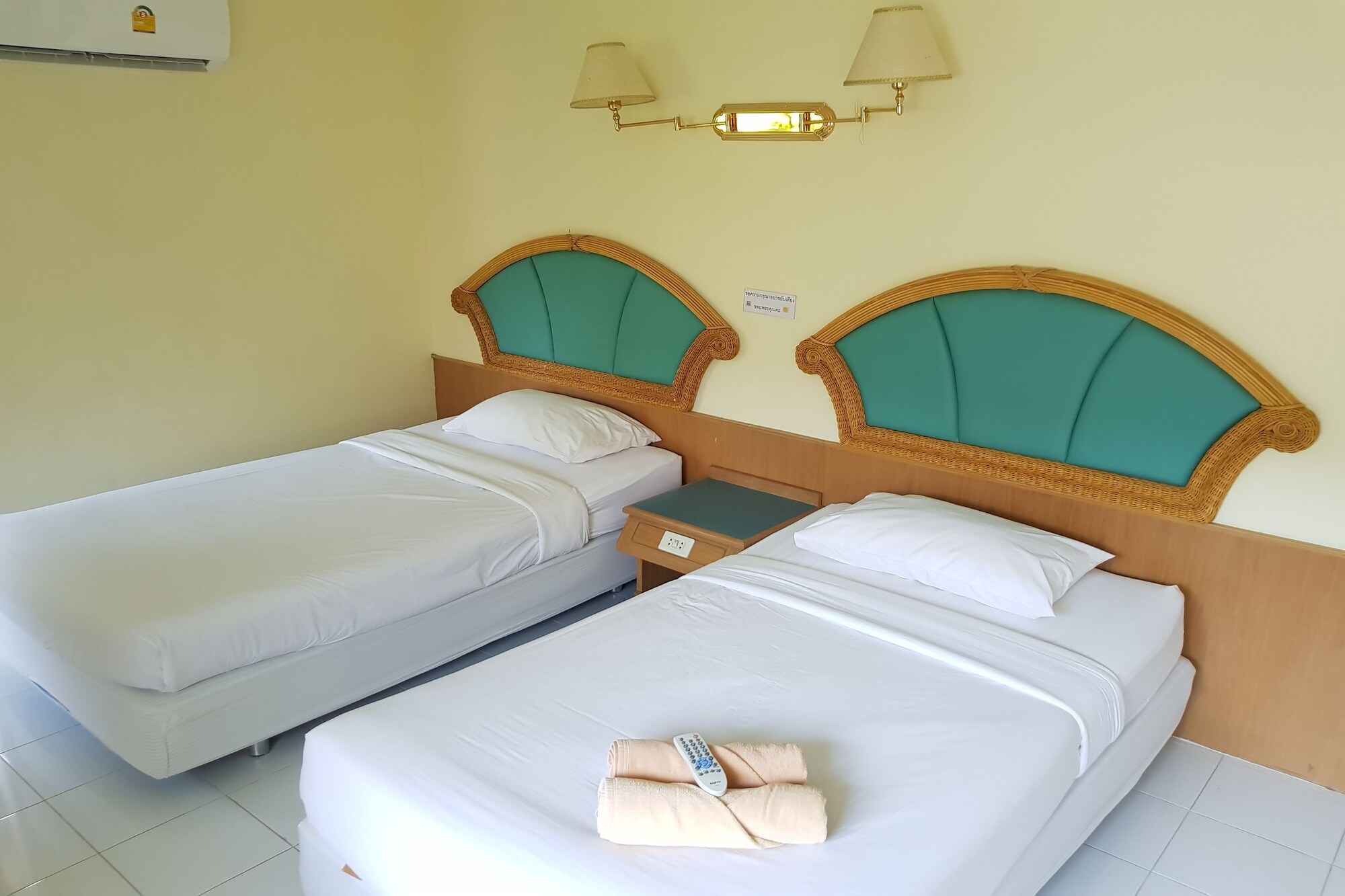 STANDARD, TWIN BEDS