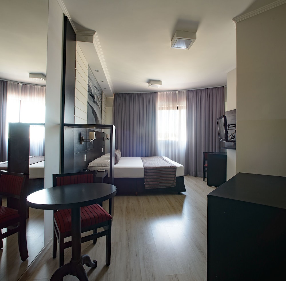 Faro Hotel Taubate 35/50