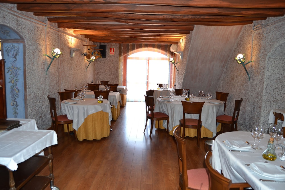 Hotel Restaurant Sol i Vi 33/50