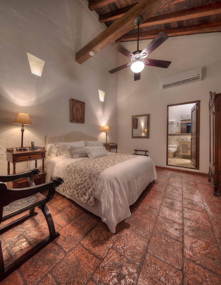 Casa Del Arzobispado Hotel 25/69