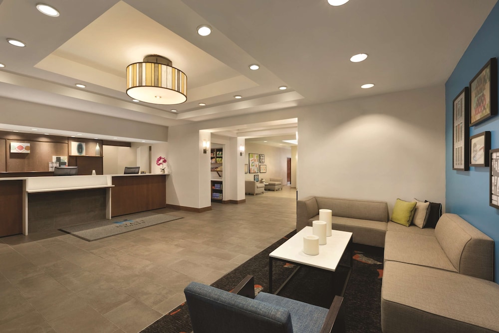 Hyatt House Miami Airport 7/37