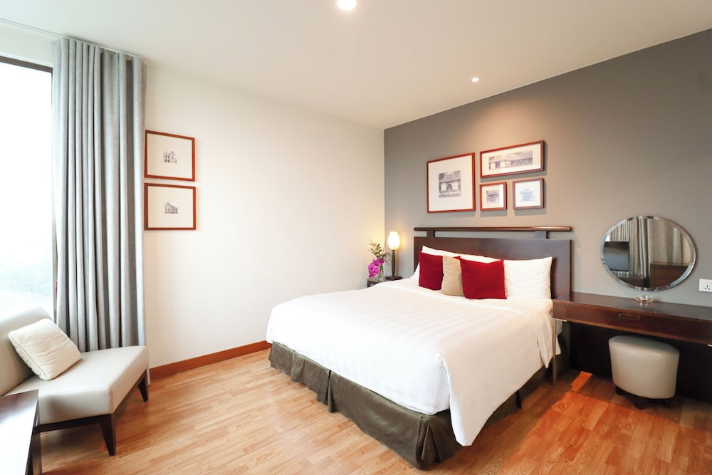 1 Bedroom, Serviced, Premier, Suite, King Bed