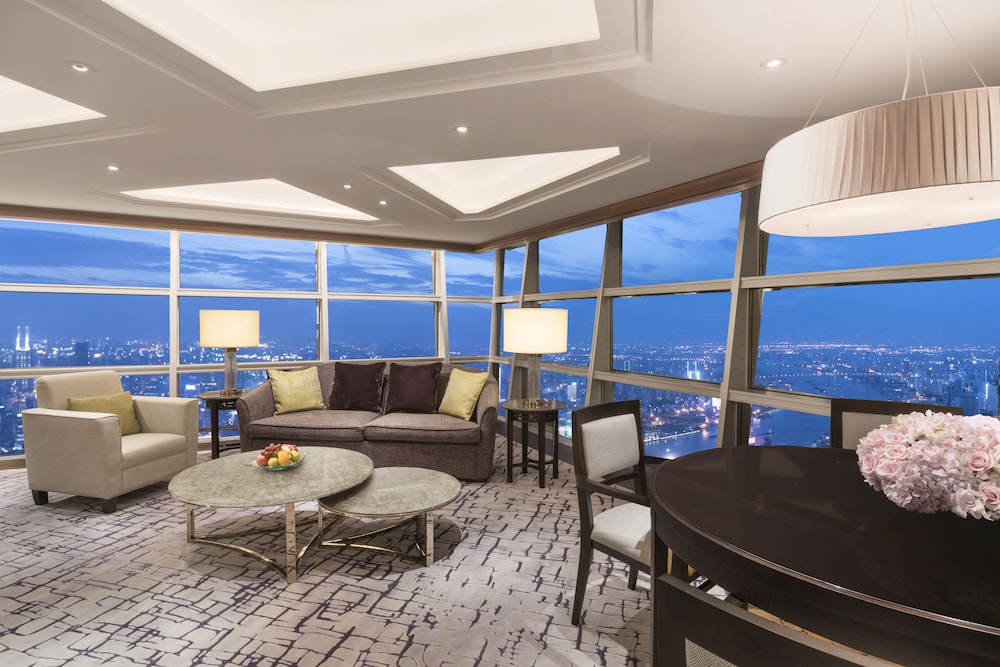 GRAND HYATT SHANGHAI 46/69