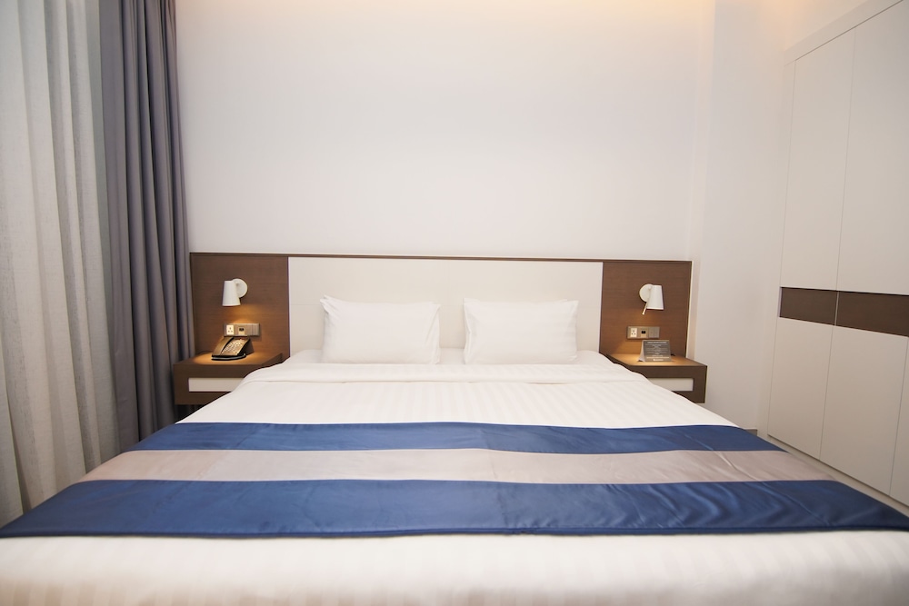 Abar Hotel Apartment Dubai investment Park