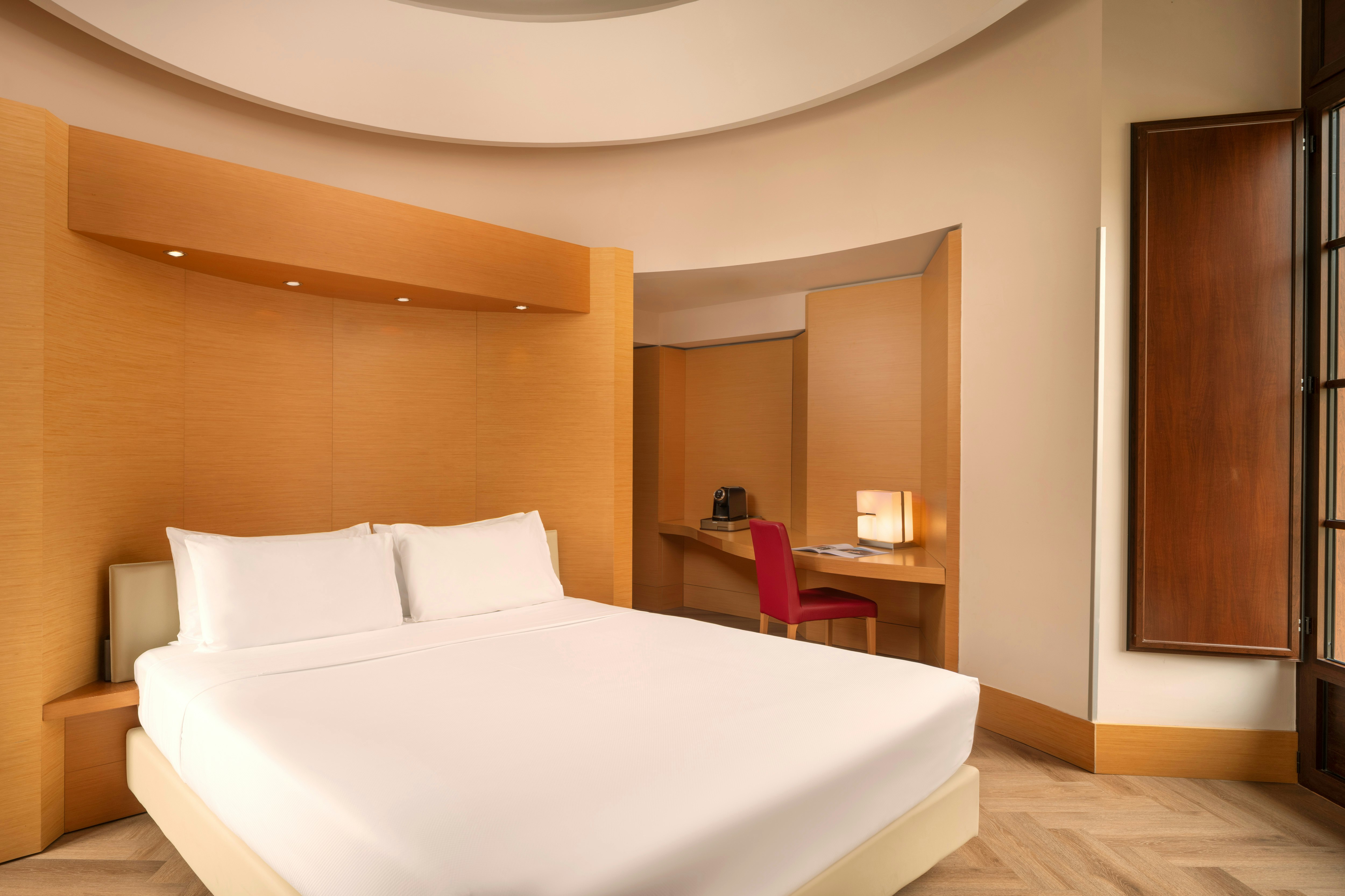 SUITE, DOUBLE BED