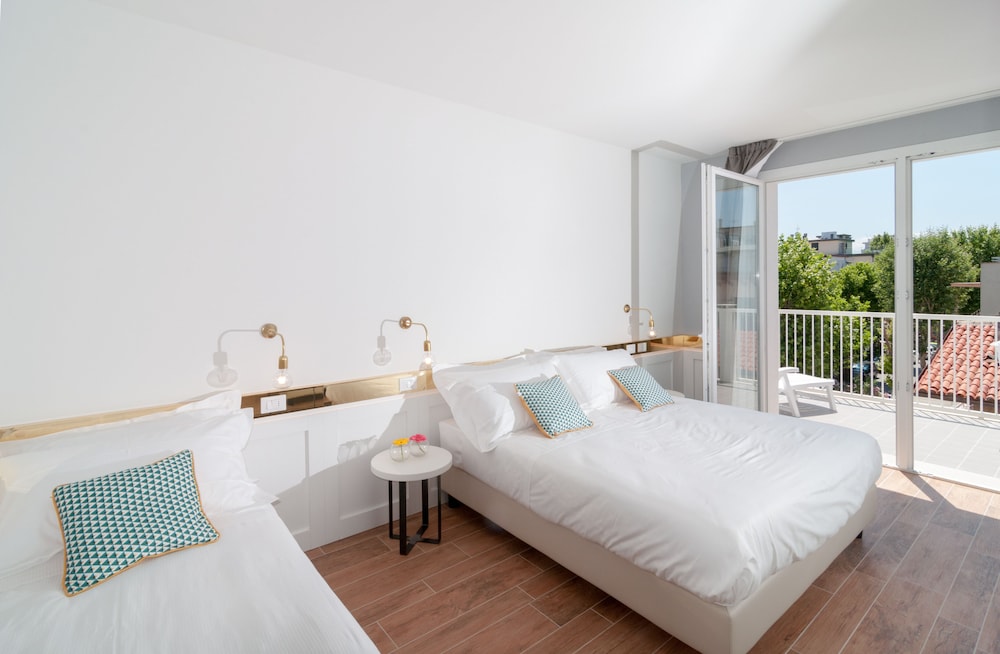 Residence Ten Suite 8/40