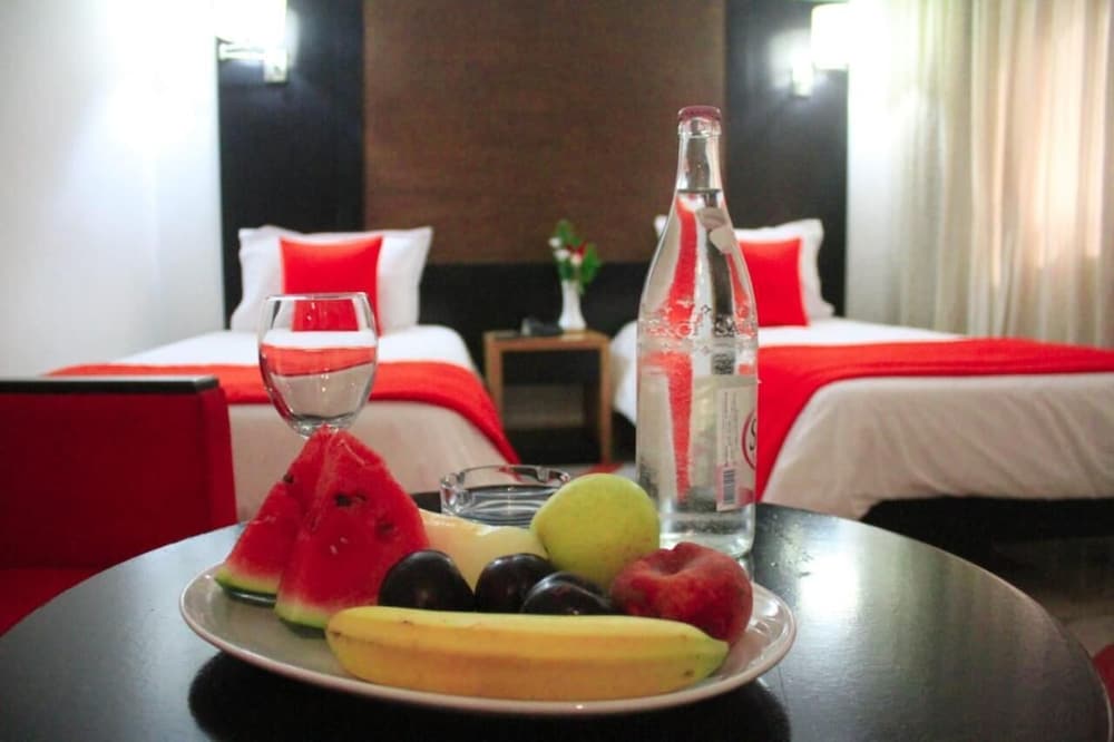 hotel LE PACHA 37/51