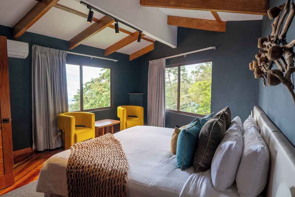 Grand, Suite, 3 King Beds, with View