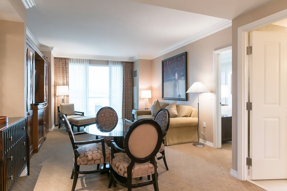 Signature Affordable Luxury Hotel 12/24