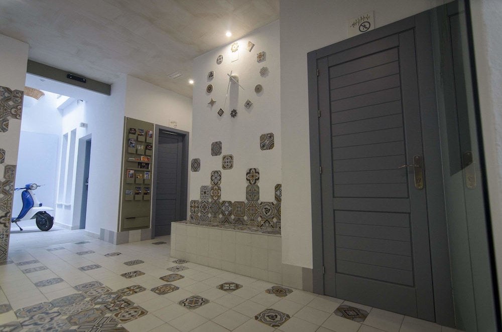 Hostal Gravina 26/50