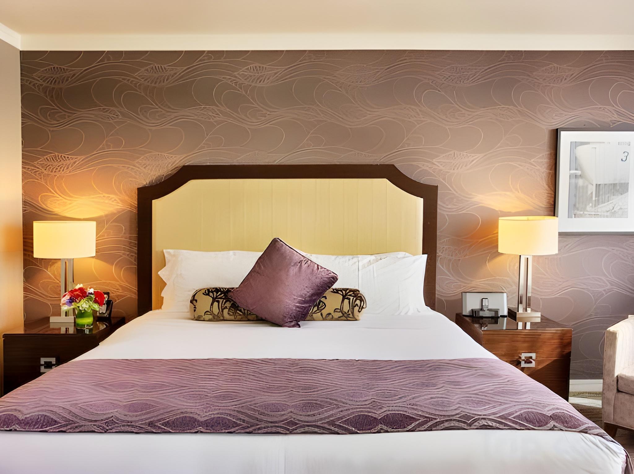 Studio, Suite, King Bed, Mountain Side