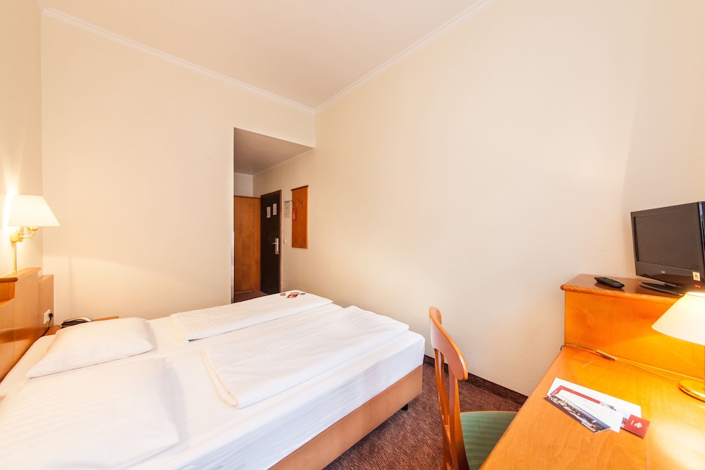Hotel Ahl Meerkatzen 12/61
