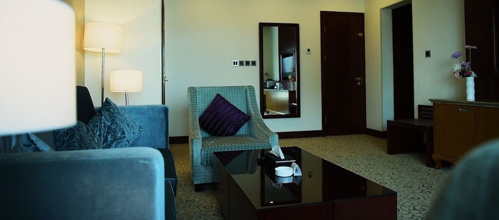 Velvet Hotel 34/54