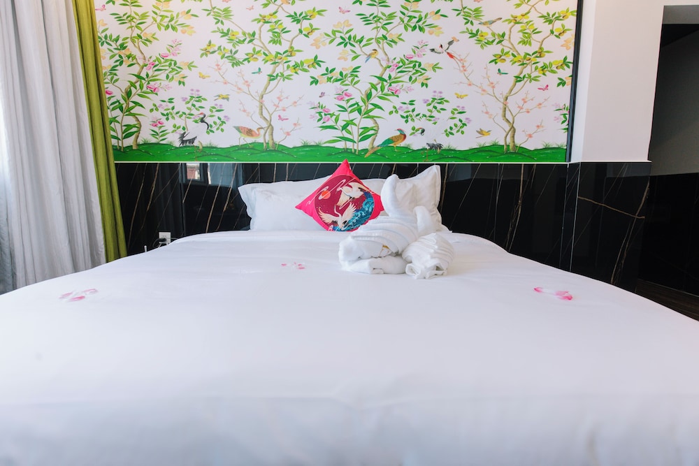 Orchid Hotel 34/71